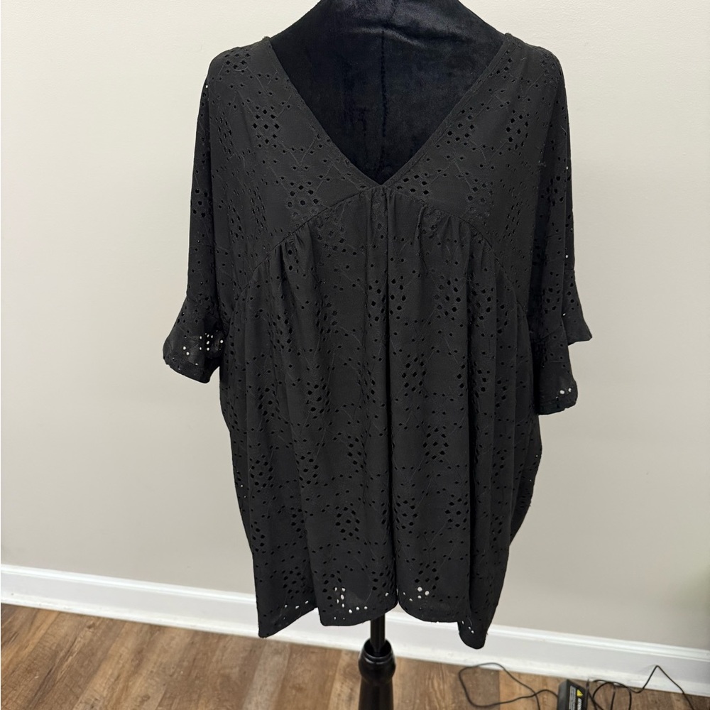 Gilli Black Boxy Tunic Blouse